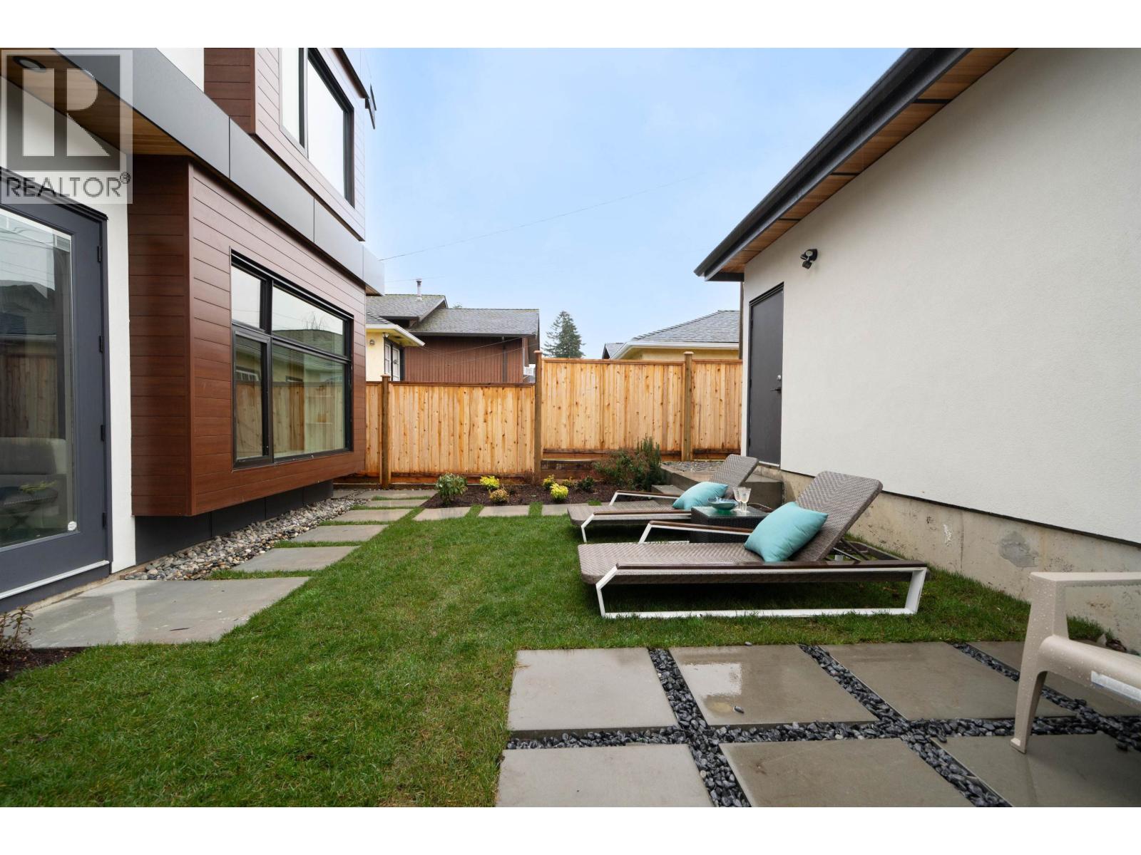 Photo 32 of 2 2474 E 21st Avenue, Vancouver BC