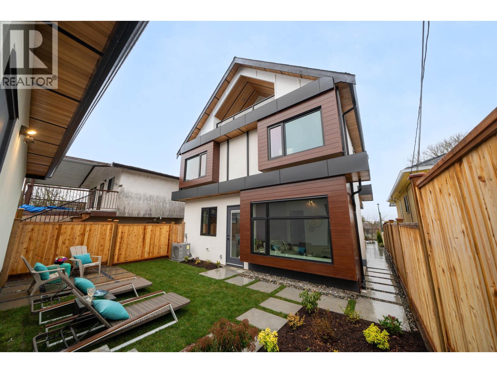 Photo 33 of 2 2474 E 21st Avenue, Vancouver BC