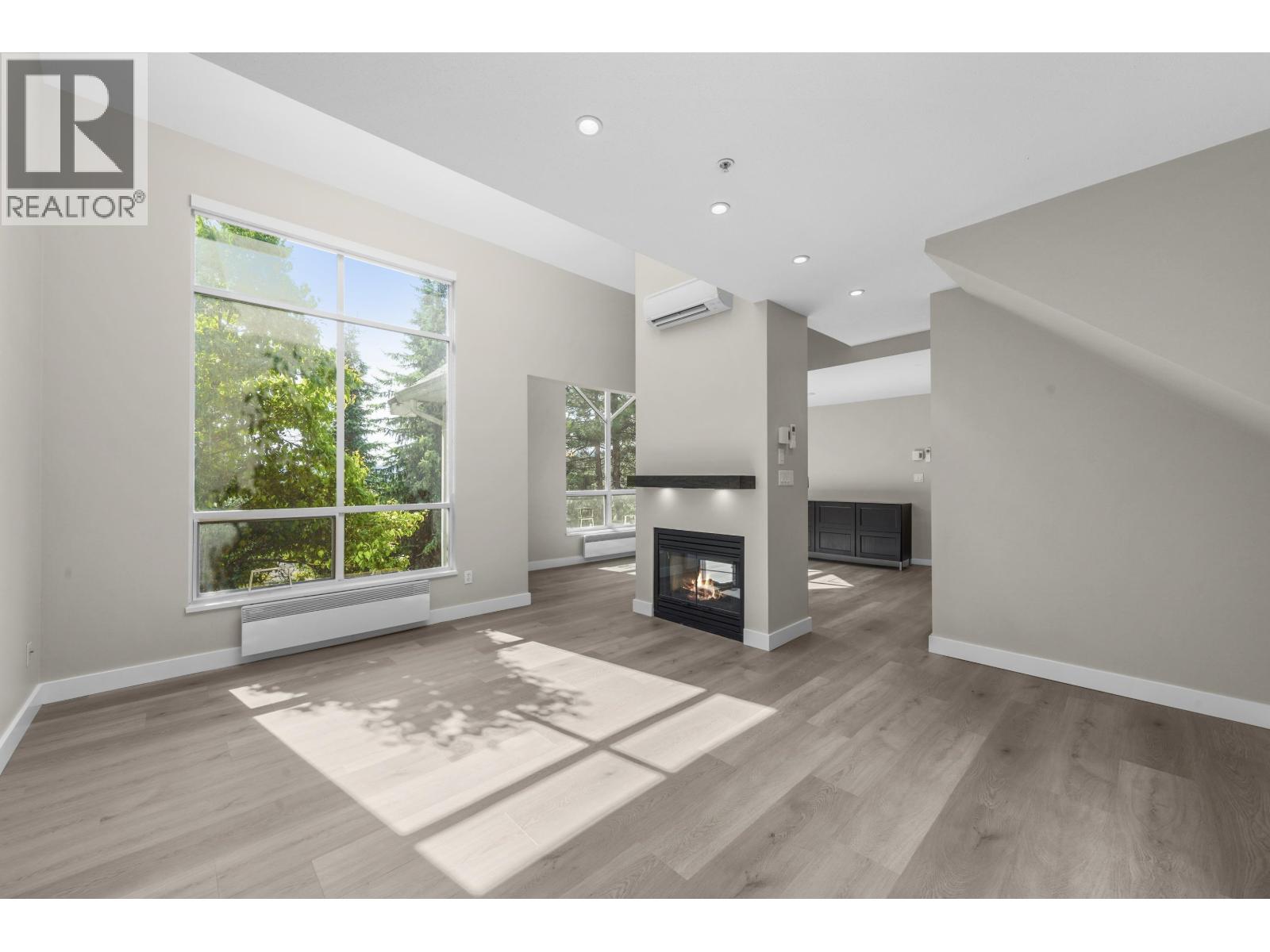 Photo 9 of 1103 Clerihue Road, Port Coquitlam BC