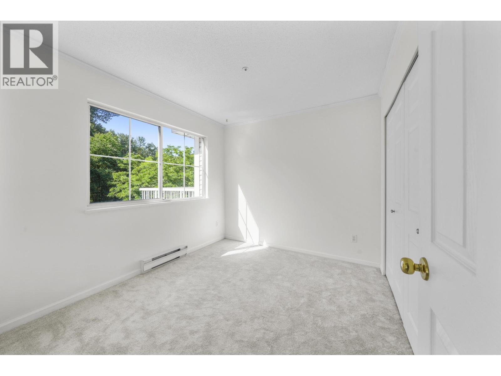 Photo 4 of 301 2678 Dixon Street, Port Coquitlam BC