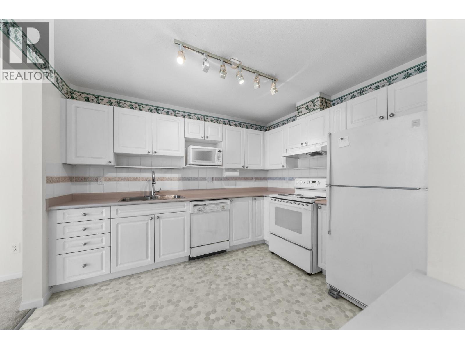 Photo 18 of 301 2678 Dixon Street, Port Coquitlam BC