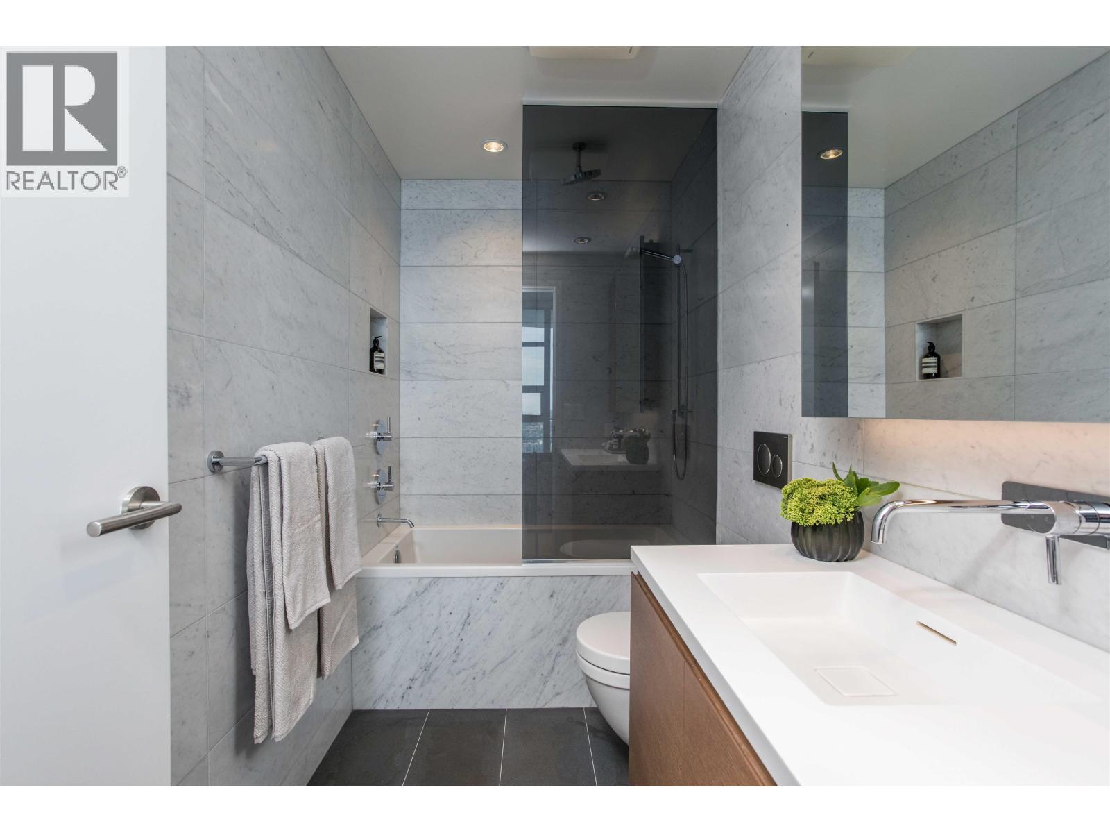 Photo 11 of 4608 1289 Hornby Street, Vancouver BC