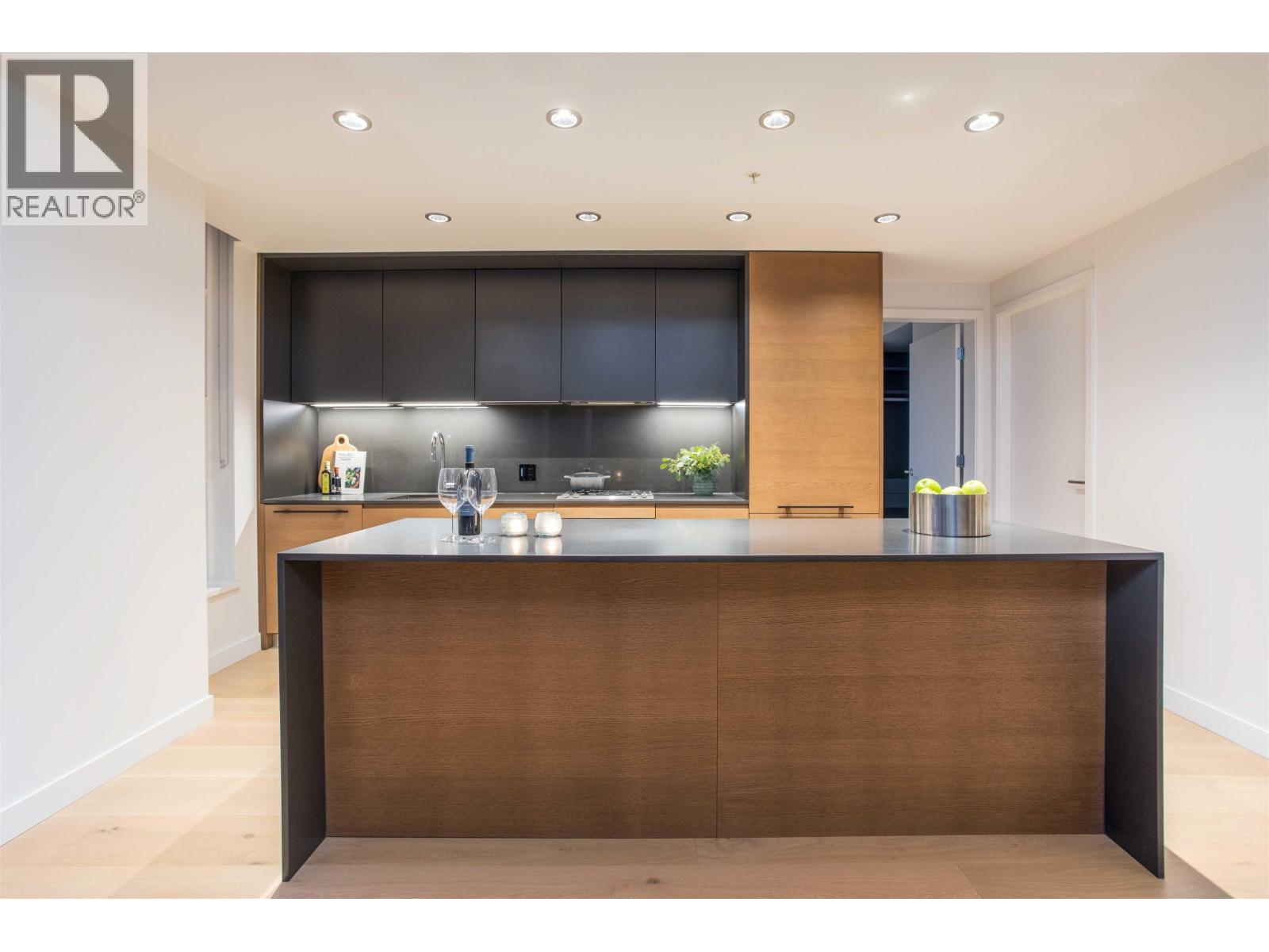 Photo 4 of 4608 1289 Hornby Street, Vancouver BC