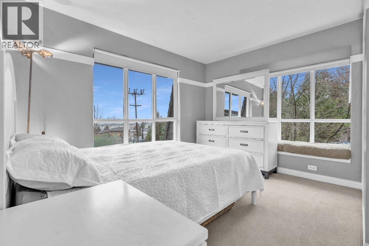 Photo 13 of 2 288 St Davids Avenue, North Vancouver BC
