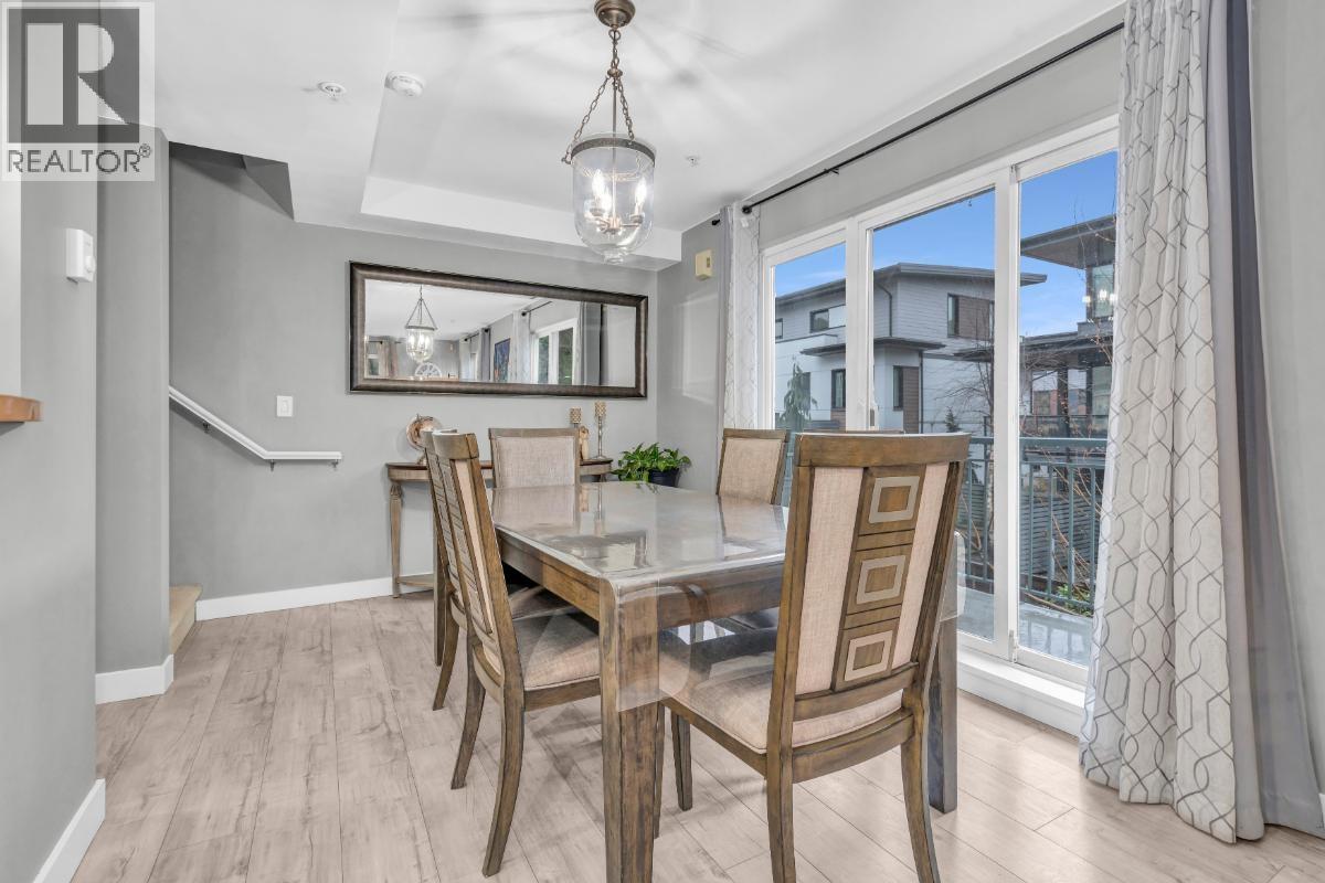 Photo 14 of 2 288 St Davids Avenue, North Vancouver BC