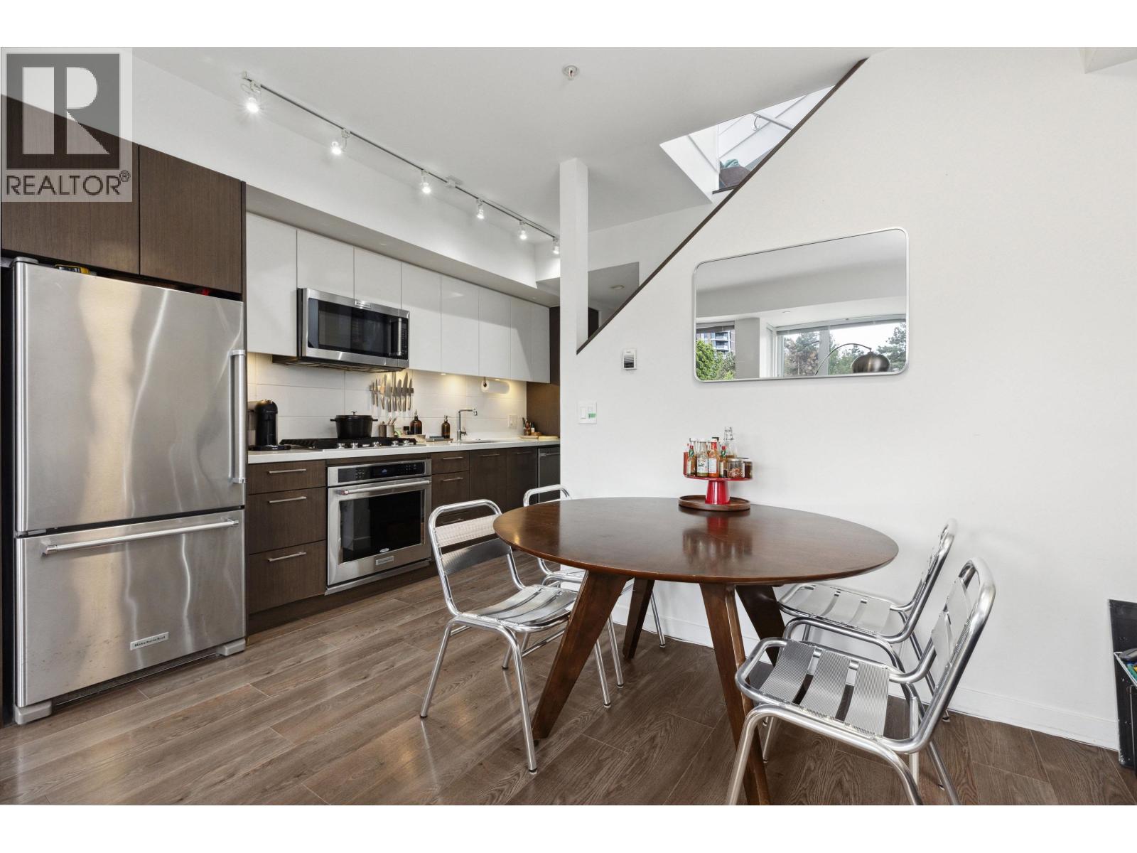Photo 3 of 605 417 Great Northern Way, Vancouver BC
