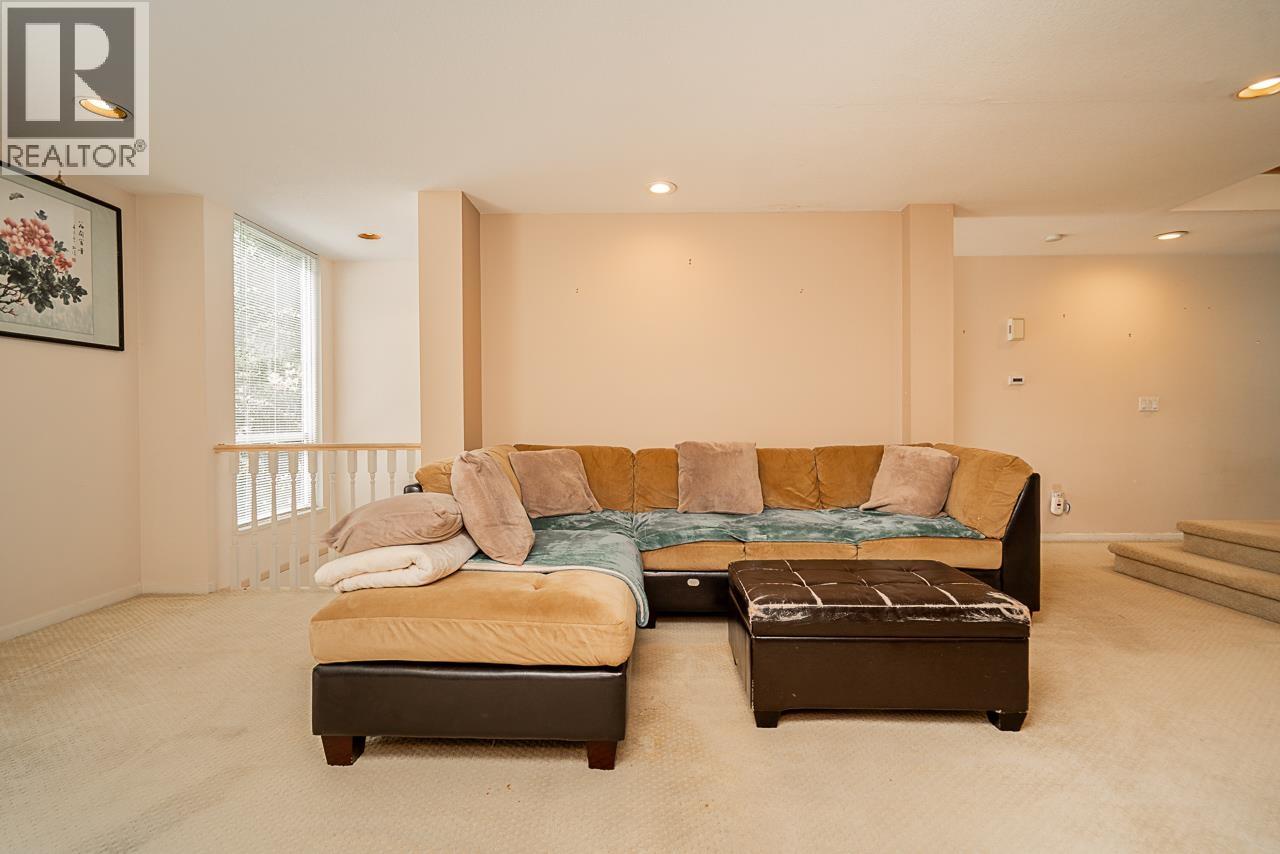 Photo 10 of 12 3228 Raleigh Street, Port Coquitlam BC