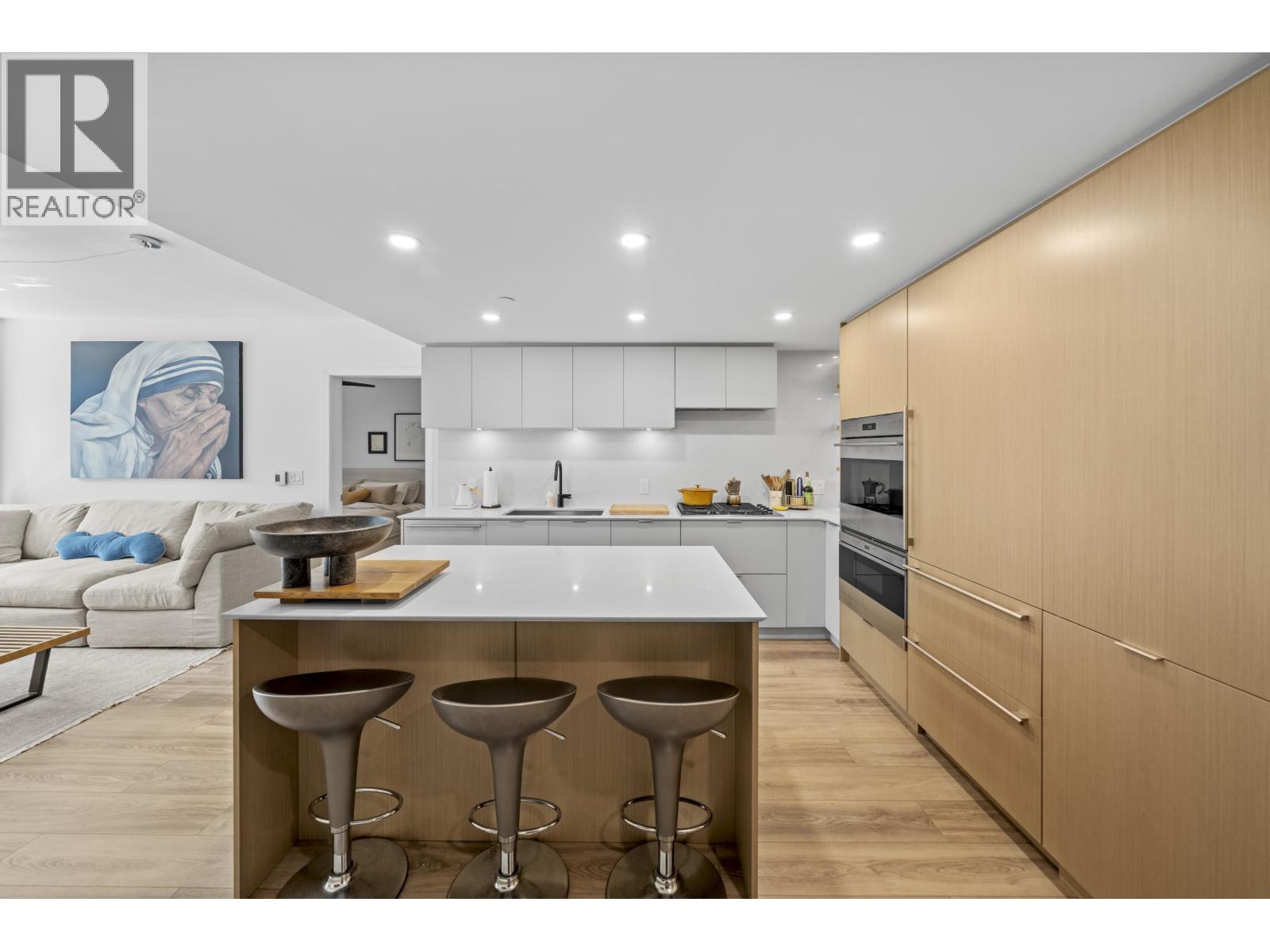Photo 13 of 302 210 E 5th Avenue, Vancouver BC