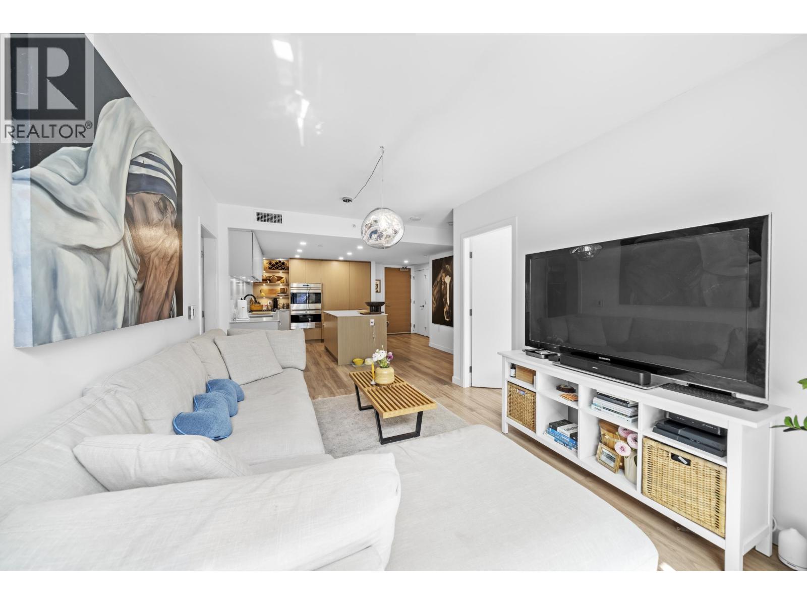 Photo 11 of 302 210 E 5th Avenue, Vancouver BC