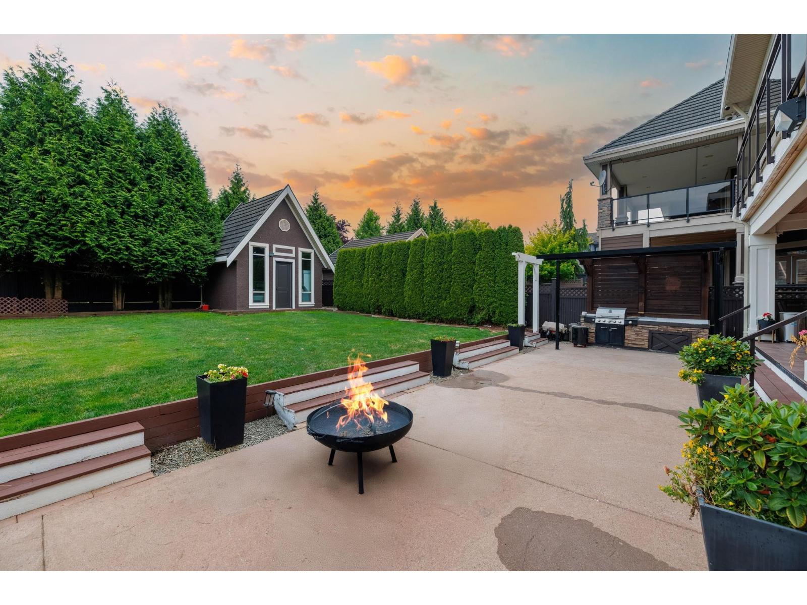 Photo 36 of 16450 87 A Avenue, Surrey BC