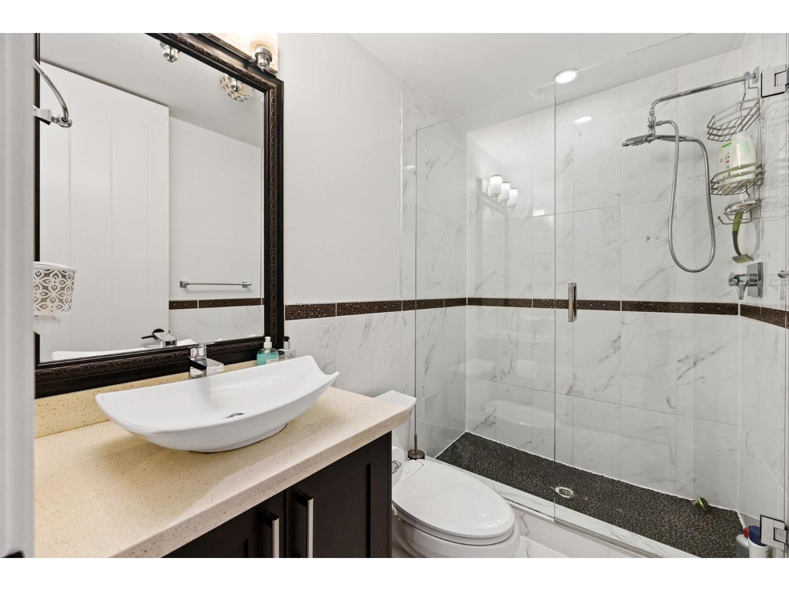 Photo 27 of 16450 87 A Avenue, Surrey BC