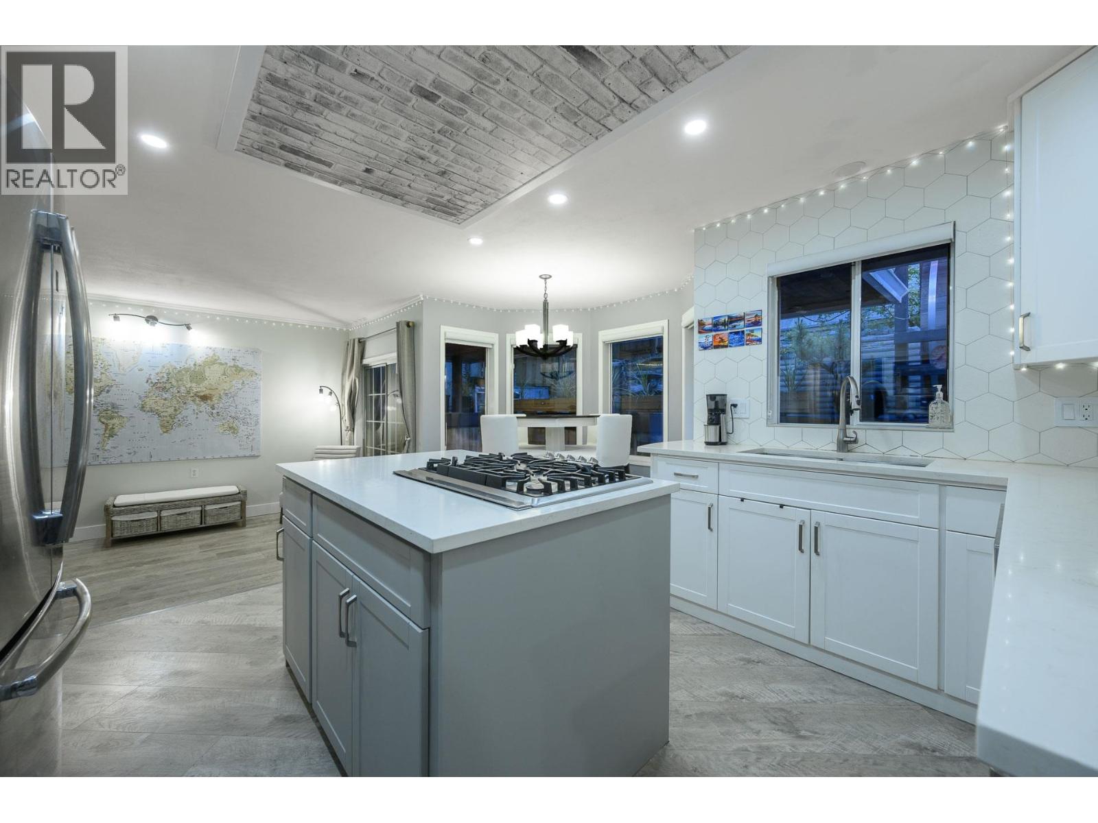Photo 9 of 2223 Petrie Court, Coquitlam BC