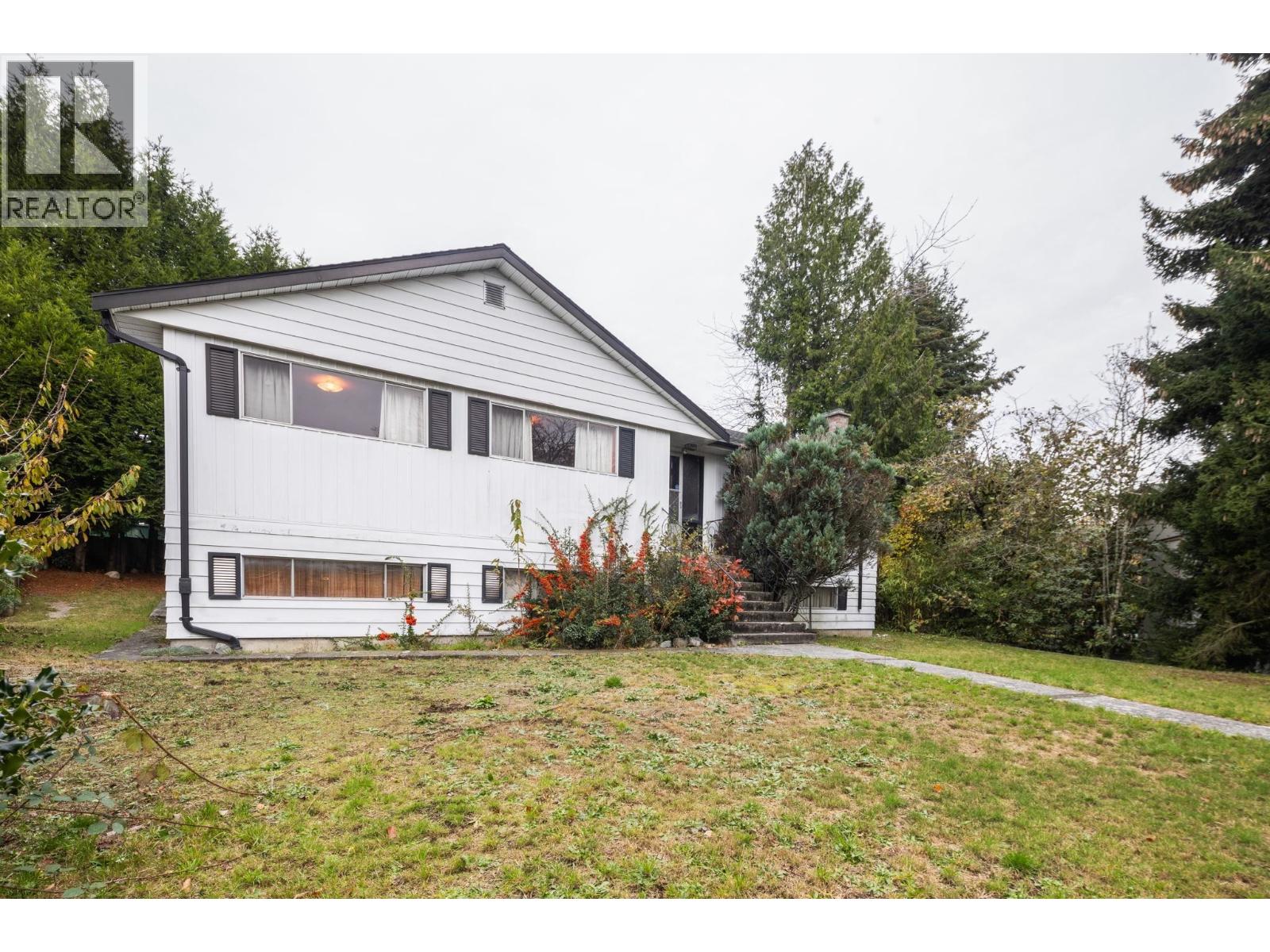 Photo 5 of 2689 Brightwood Place, Vancouver BC