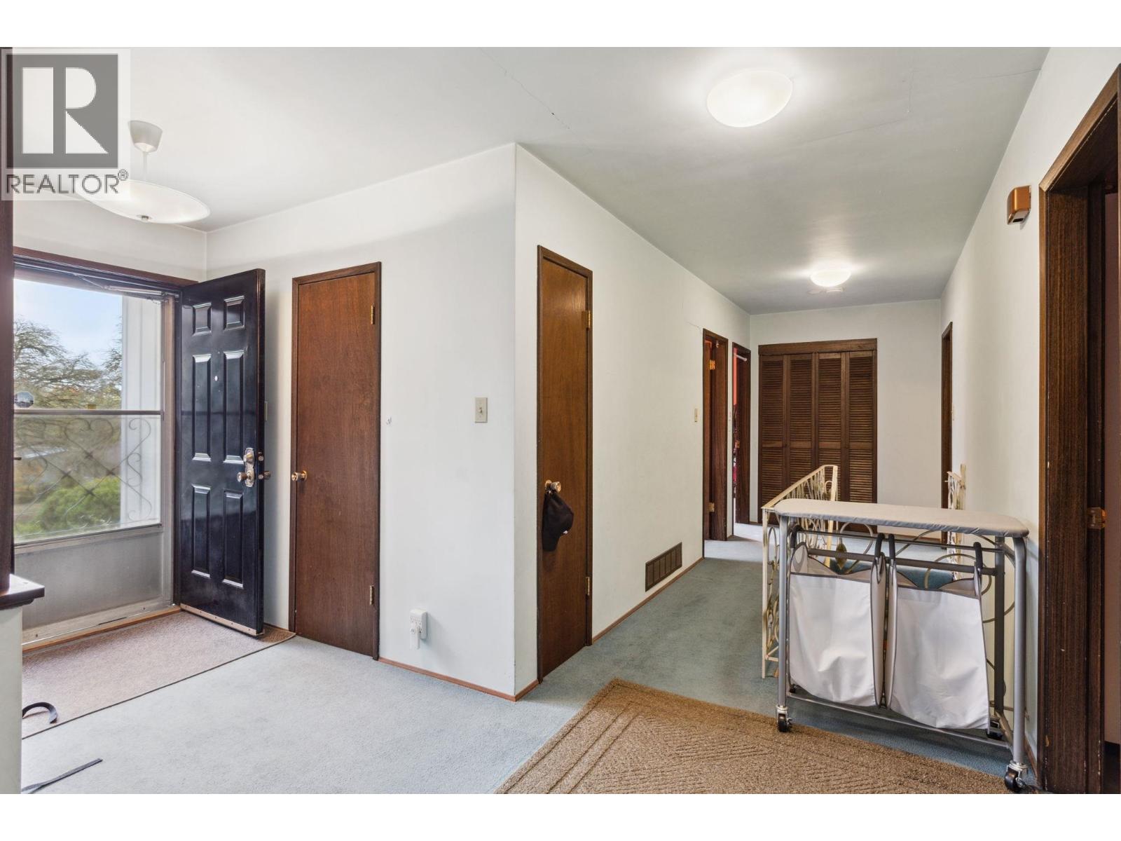 Photo 6 of 2689 Brightwood Place, Vancouver BC