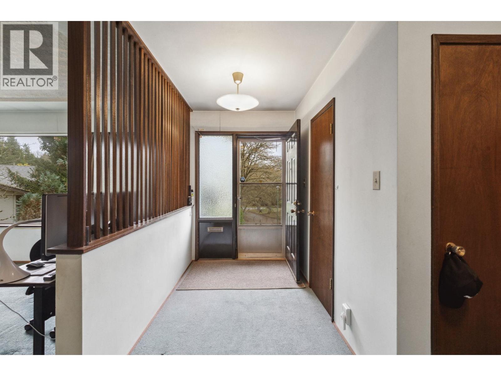 Photo 4 of 2689 Brightwood Place, Vancouver BC
