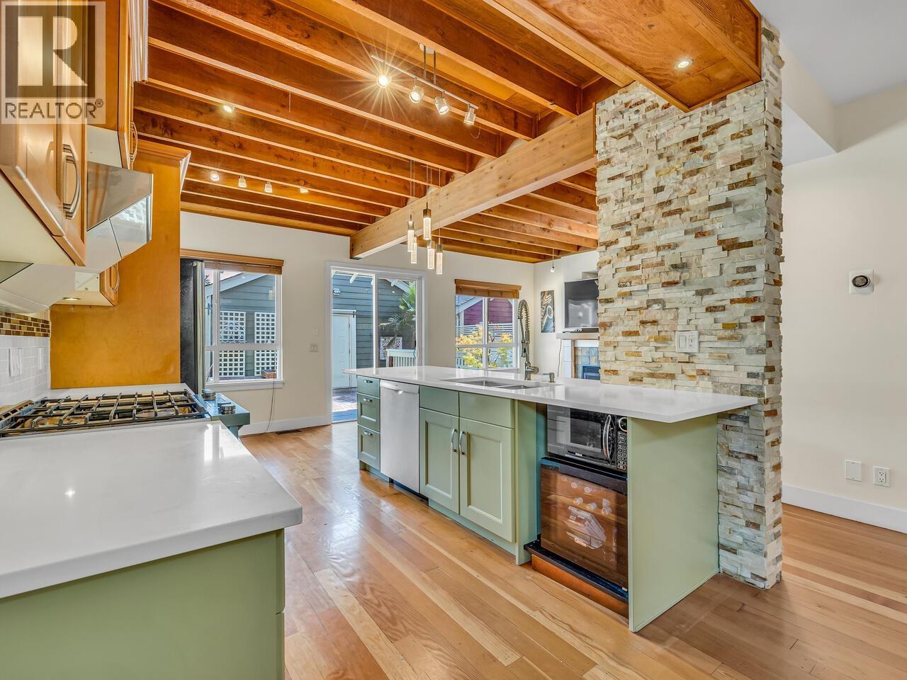 Photo 12 of 241 Furness Street, New Westminster BC