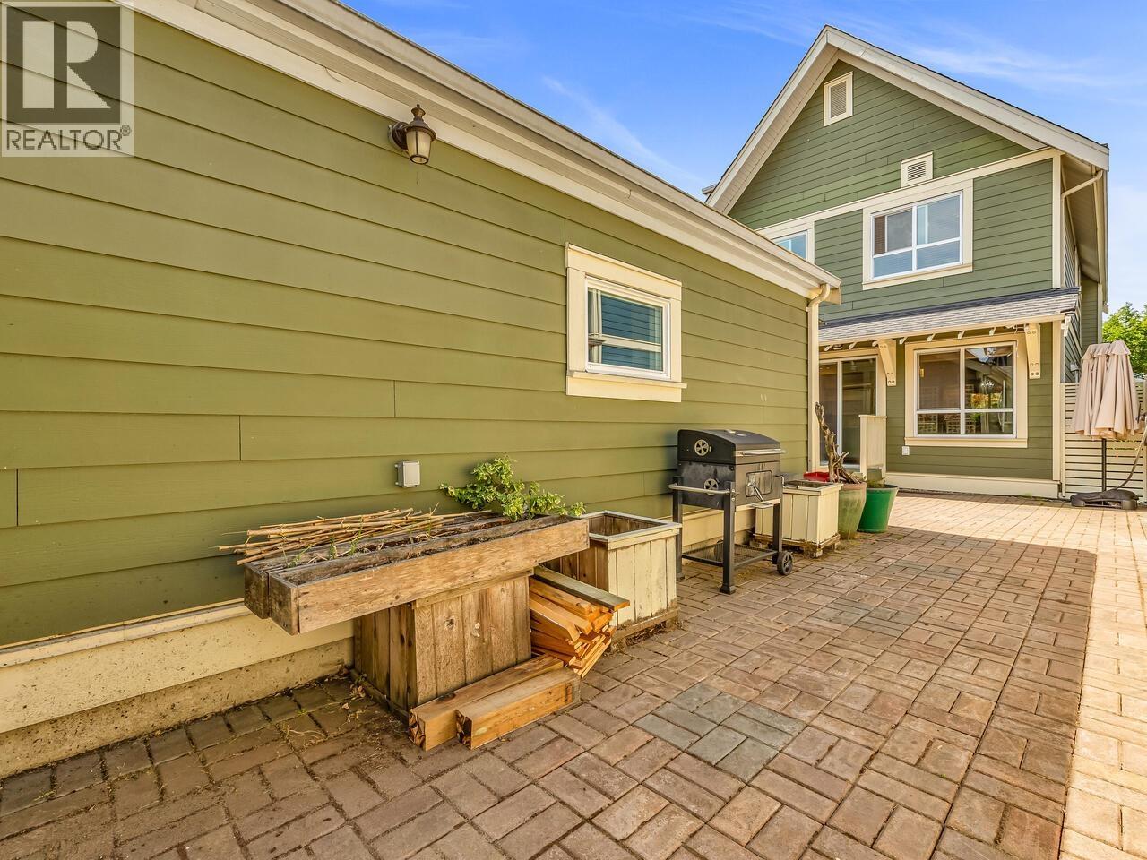 Photo 30 of 241 Furness Street, New Westminster BC