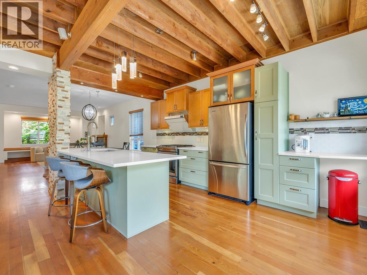 Photo 8 of 241 Furness Street, New Westminster BC