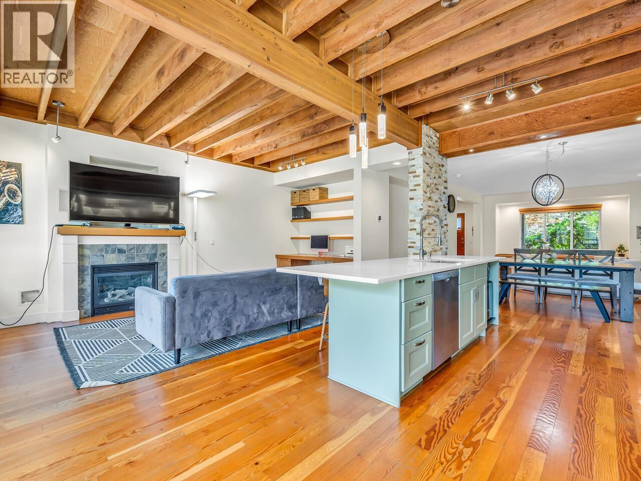 Photo 9 of 241 Furness Street, New Westminster BC