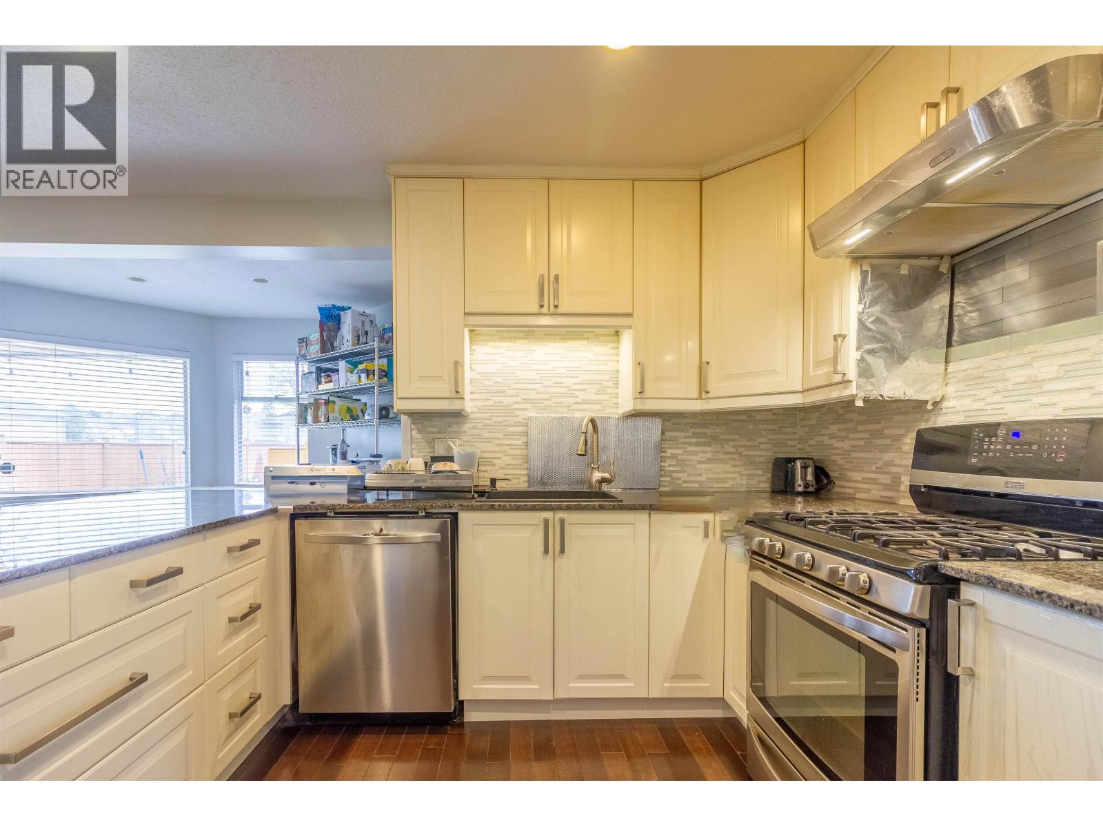 Photo 11 of 921 Citadel Drive, Port Coquitlam BC
