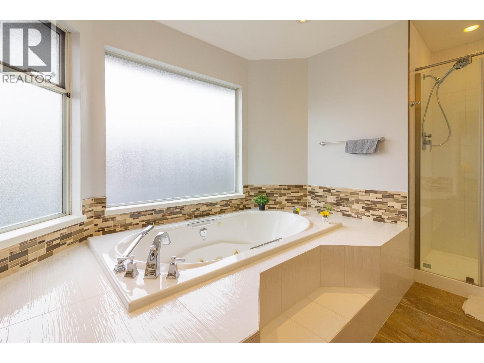 Photo 5 of 921 Citadel Drive, Port Coquitlam BC