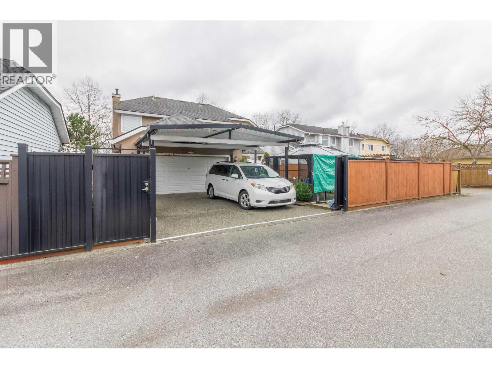 Photo 3 of 921 Citadel Drive, Port Coquitlam BC