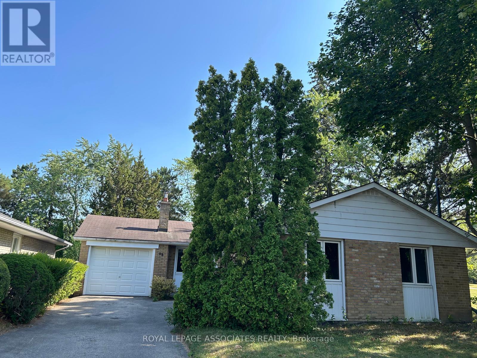 Photo 2 of Lower 98 Wigmore Drive, Toronto ON