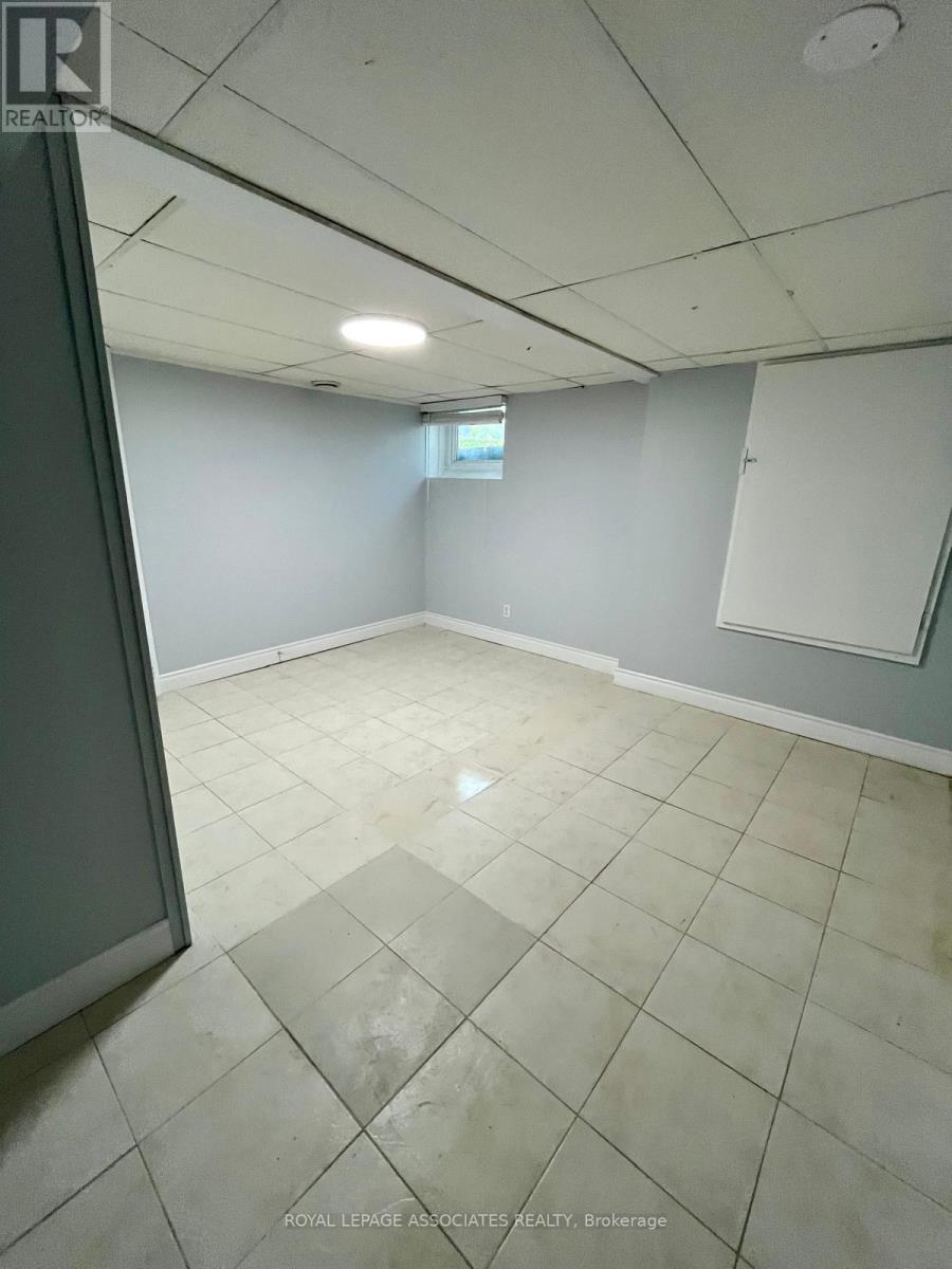 Photo 9 of Lower 98 Wigmore Drive, Toronto ON