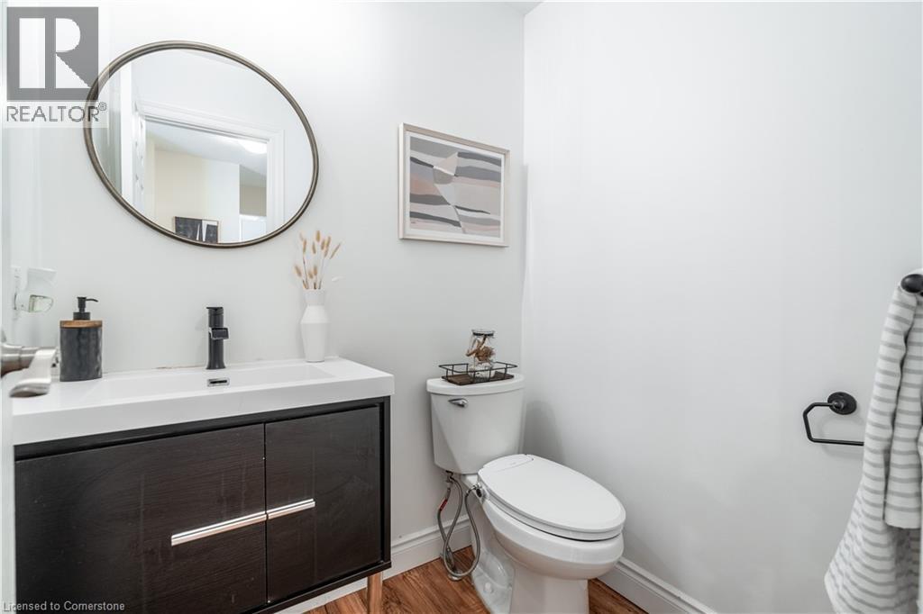 Photo 16 of 522 Roseheath Drive, Milton ON