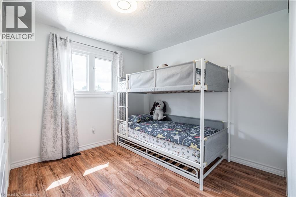 Photo 15 of 522 Roseheath Drive, Milton ON