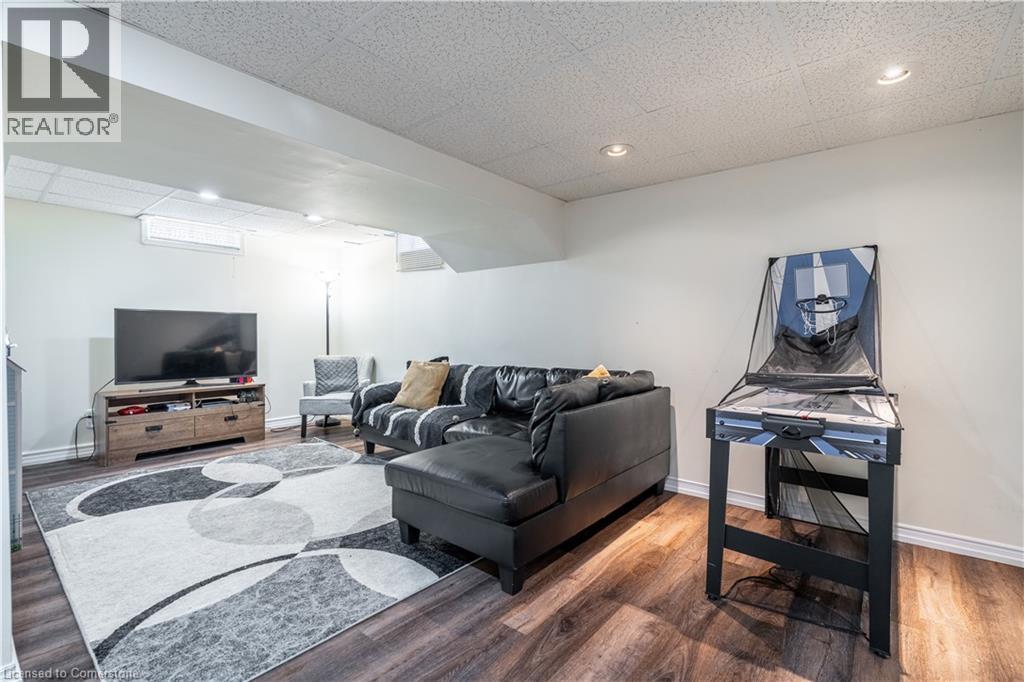 Photo 17 of 522 Roseheath Drive, Milton ON