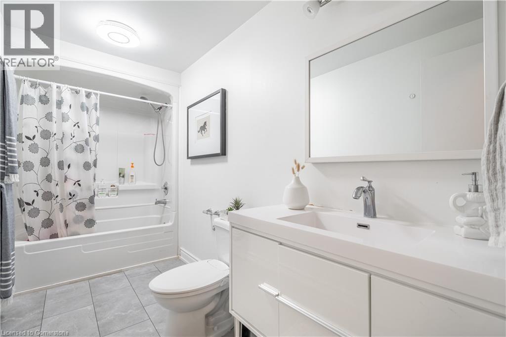 Photo 25 of 522 Roseheath Drive, Milton ON