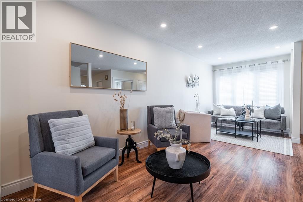 Photo 13 of 522 Roseheath Drive, Milton ON