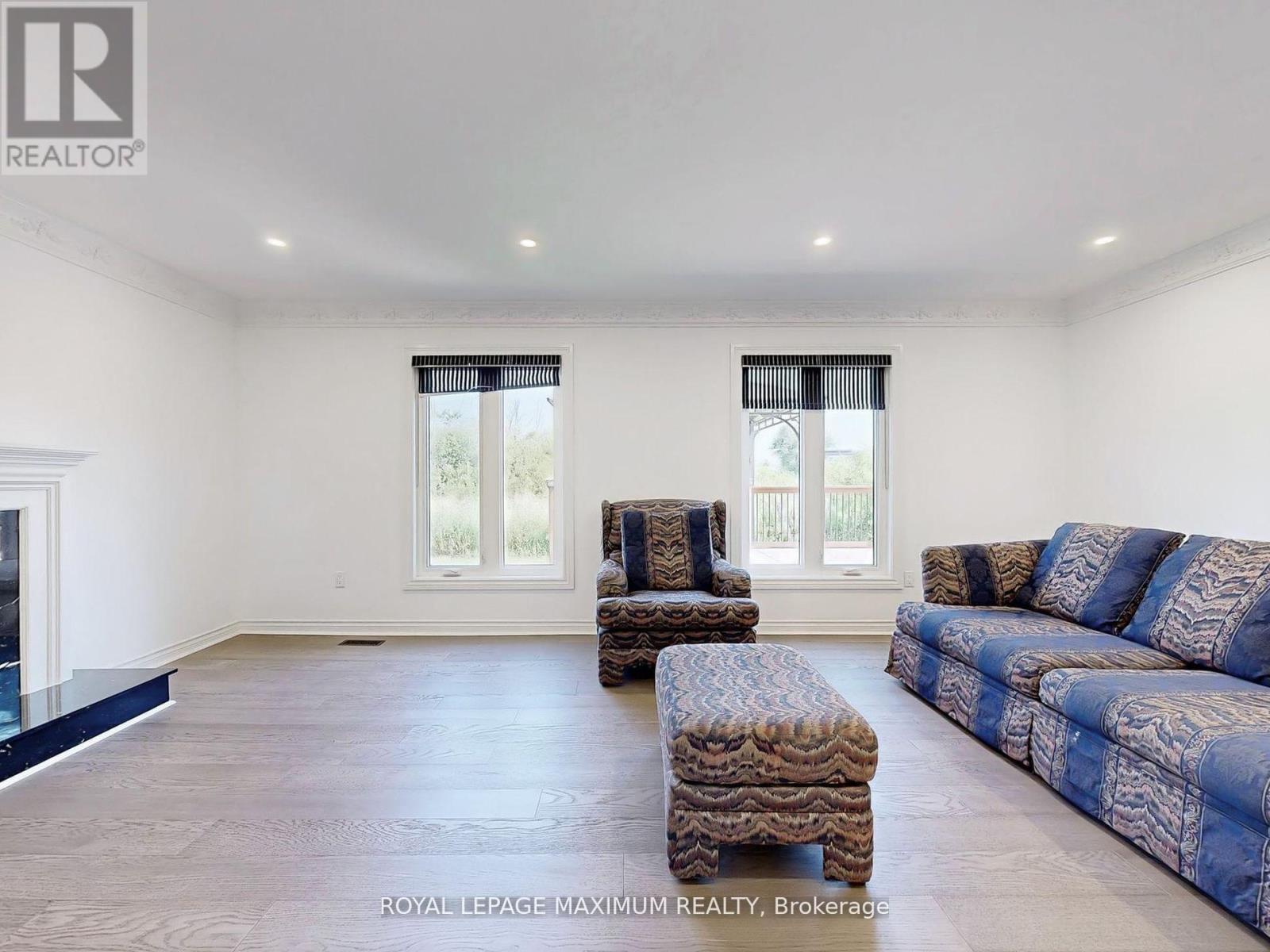Photo 34 of 22 A Waltham Crescent, Richmond Hill ON