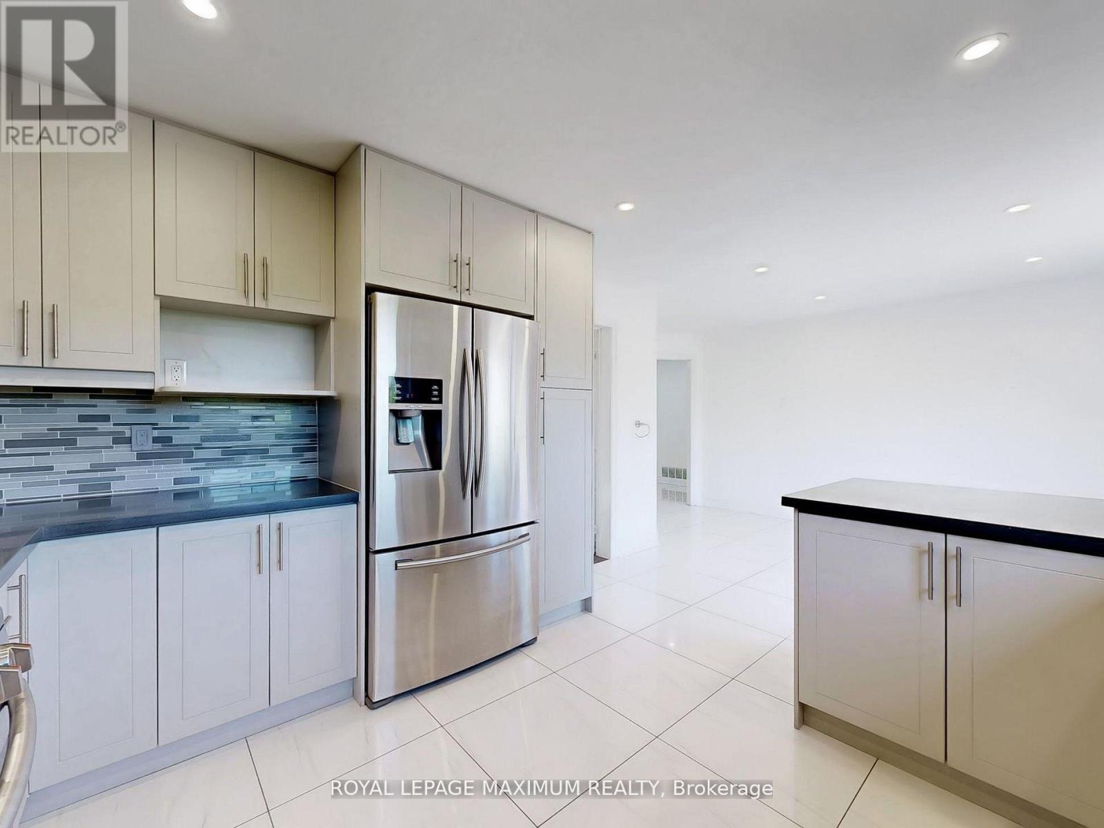 Photo 36 of 22 A Waltham Crescent, Richmond Hill ON