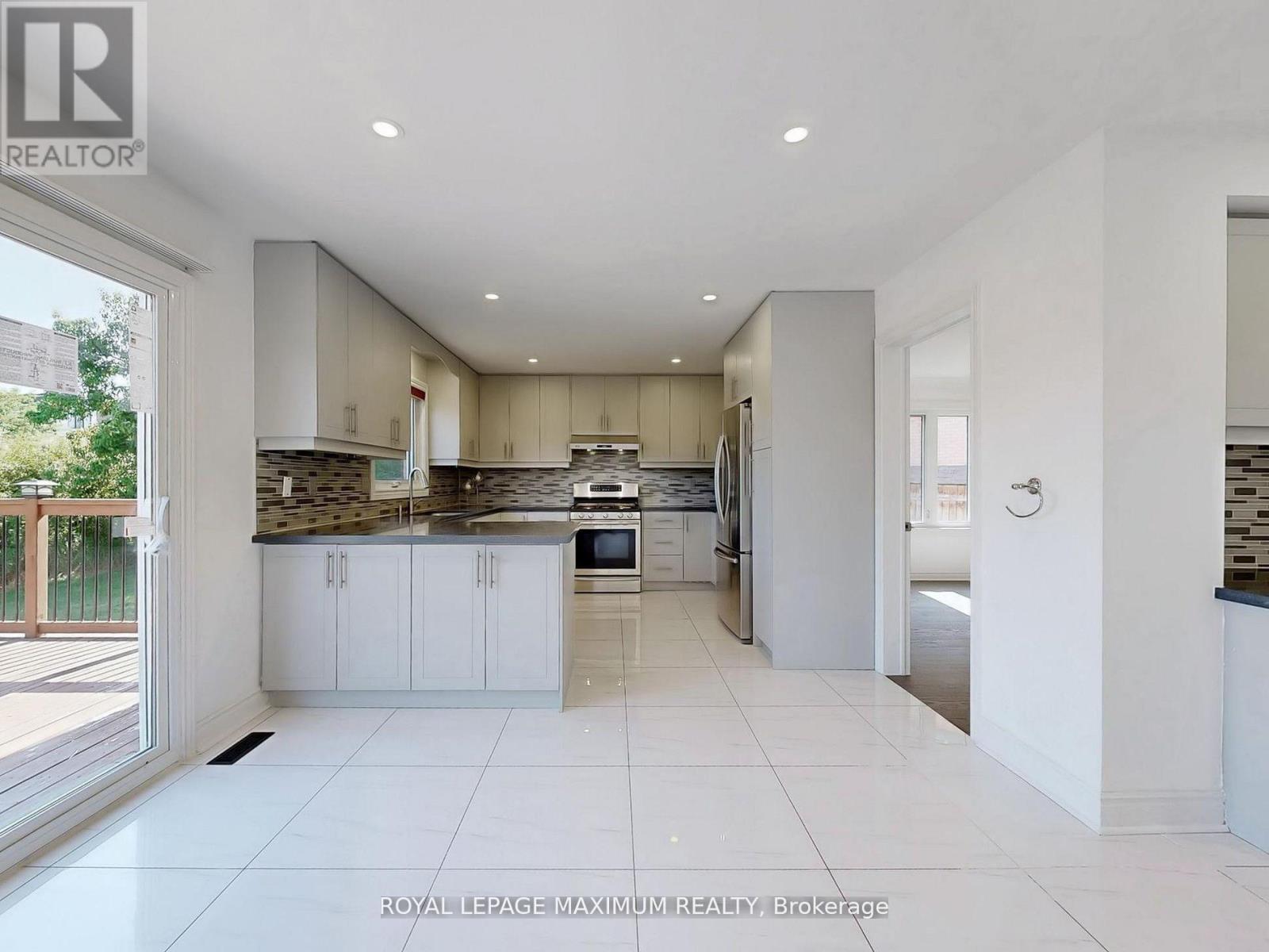 Photo 1 of 22 A Waltham Crescent, Richmond Hill ON