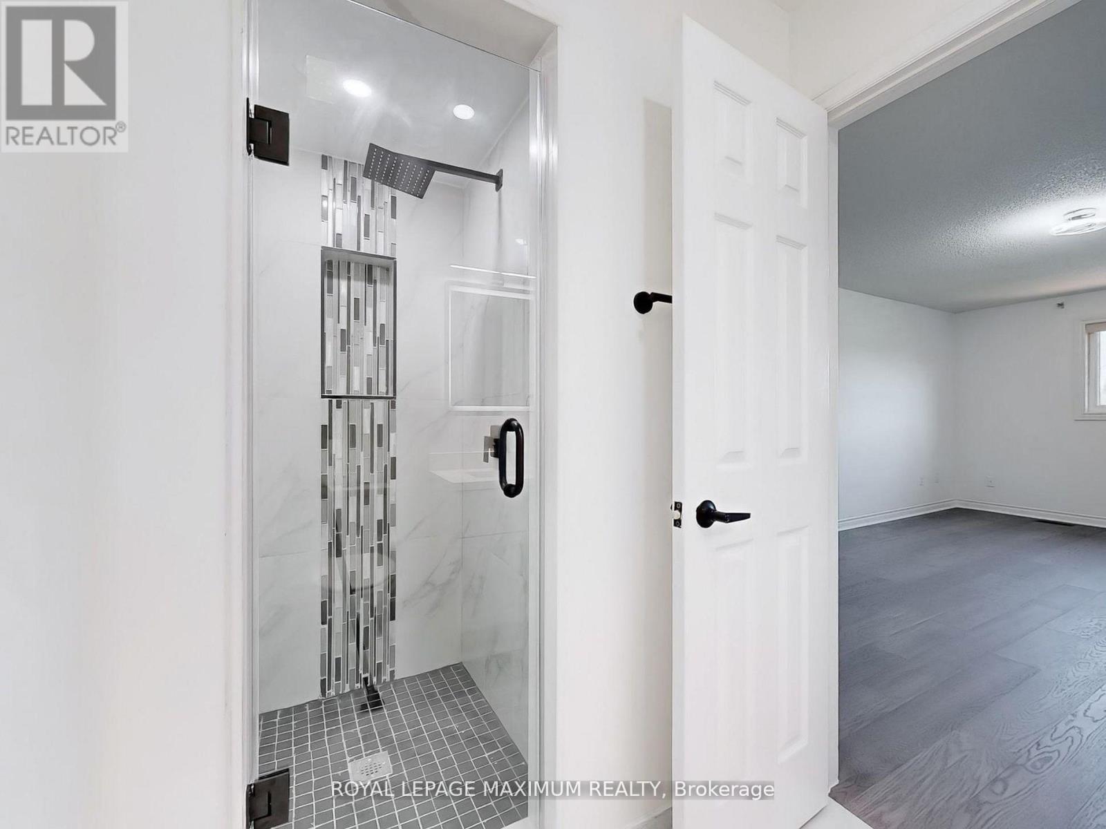 Photo 15 of 22 A Waltham Crescent, Richmond Hill ON