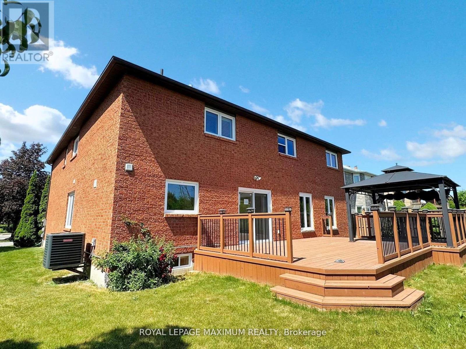 Photo 29 of 22 A Waltham Crescent, Richmond Hill ON