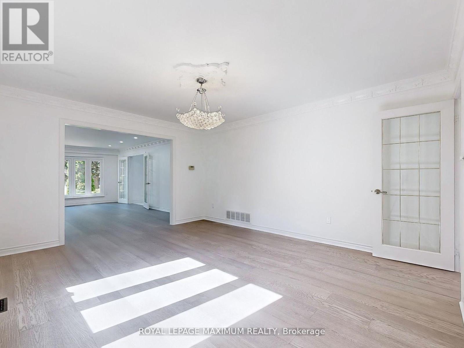 Photo 33 of 22 A Waltham Crescent, Richmond Hill ON