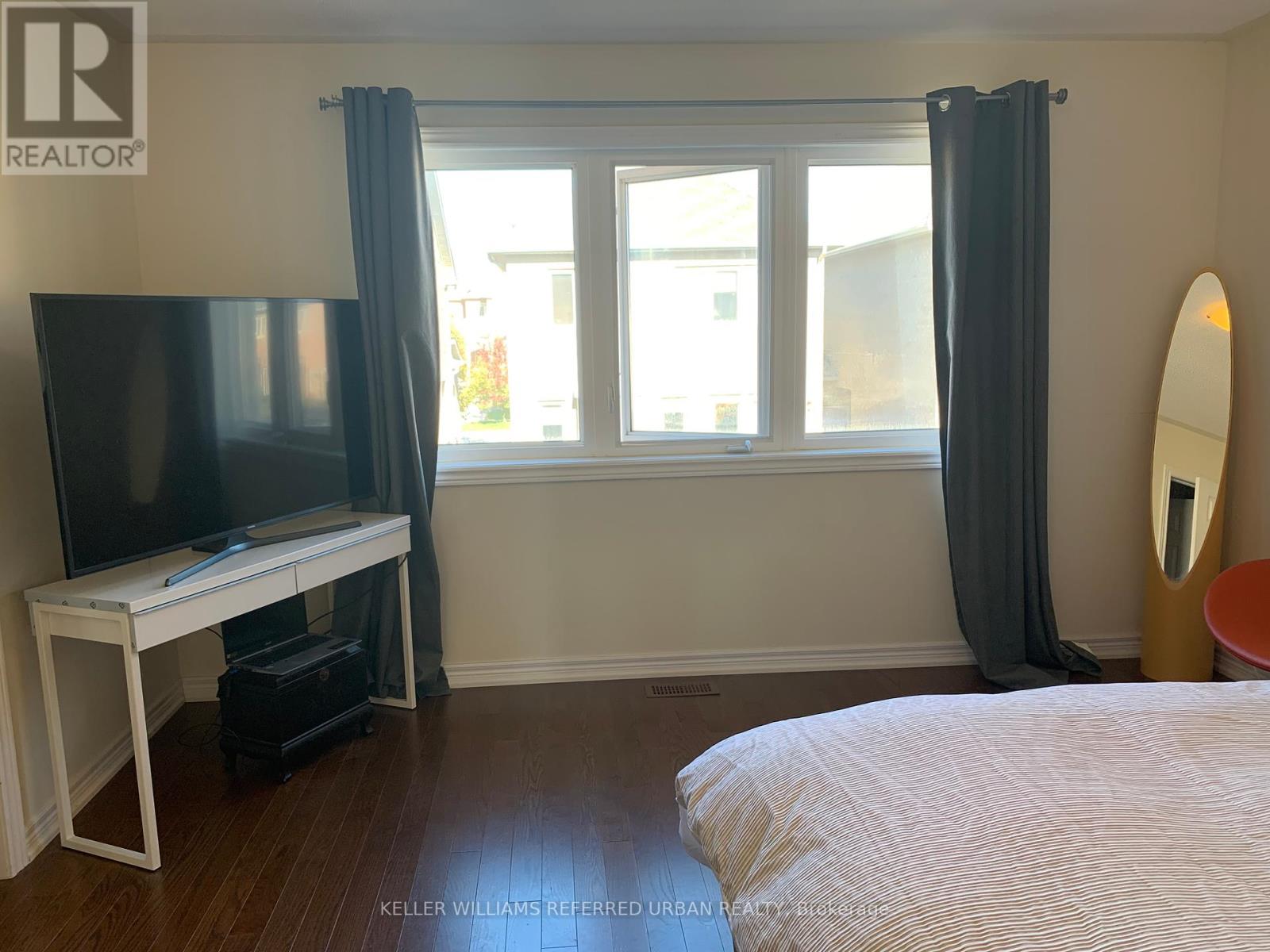 Photo 13 of 22 Pisanelli Avenue, Markham ON