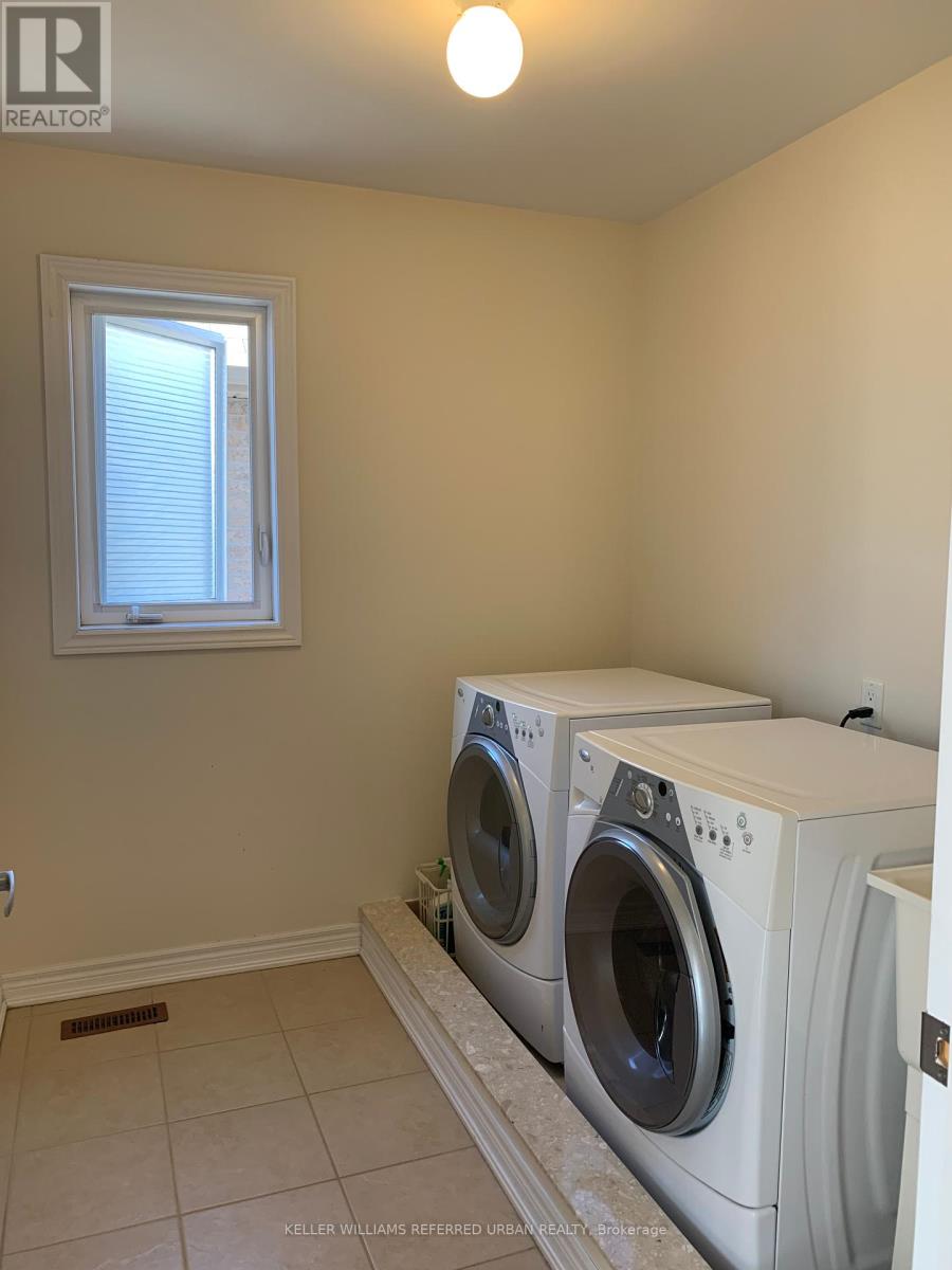 Photo 16 of 22 Pisanelli Avenue, Markham ON