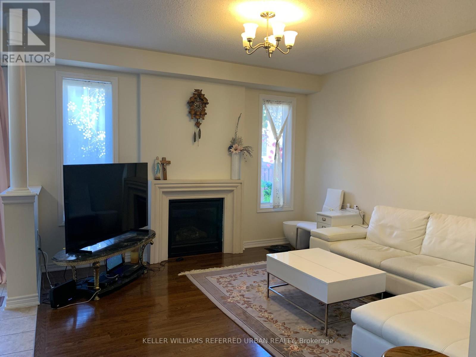 Photo 7 of 22 Pisanelli Avenue, Markham ON