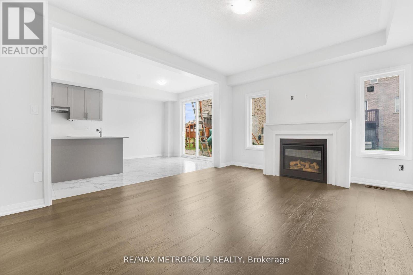 Photo 10 of 1372 Harrington Street, Innisfil ON