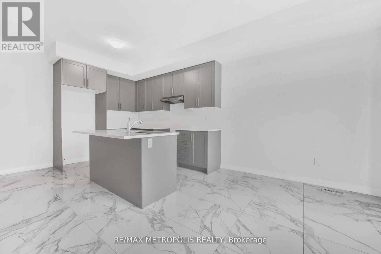 Photo 20 of 1372 Harrington Street, Innisfil ON