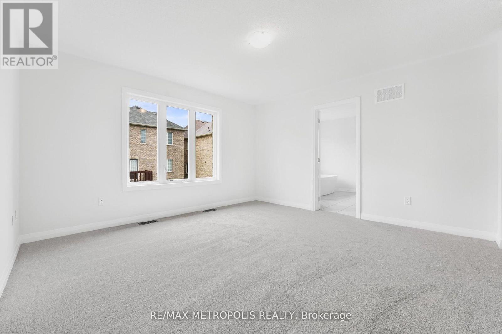 Photo 3 of 1372 Harrington Street, Innisfil ON