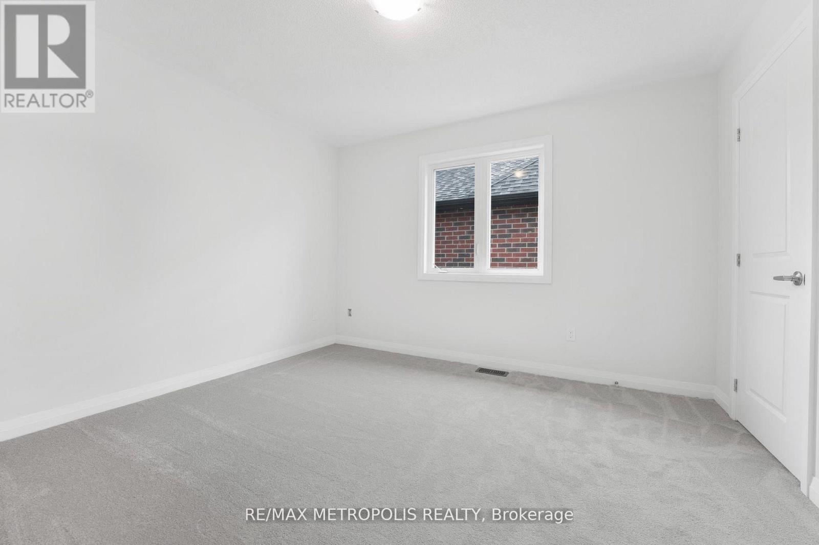 Photo 39 of 1372 Harrington Street, Innisfil ON