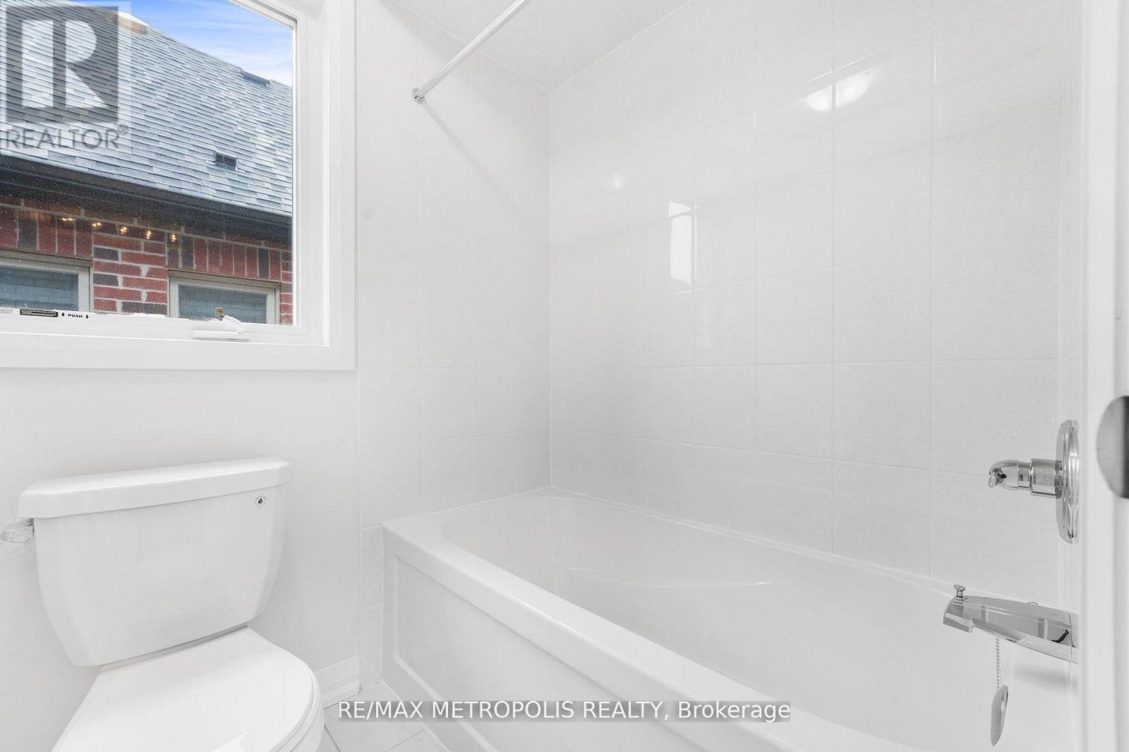 Photo 38 of 1372 Harrington Street, Innisfil ON