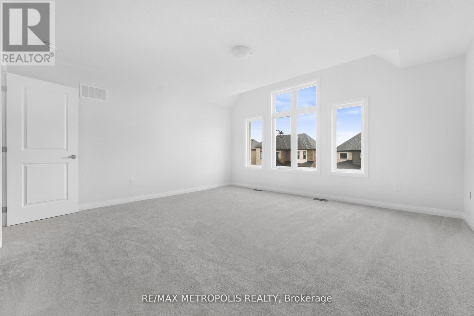 Photo 18 of 1372 Harrington Street, Innisfil ON