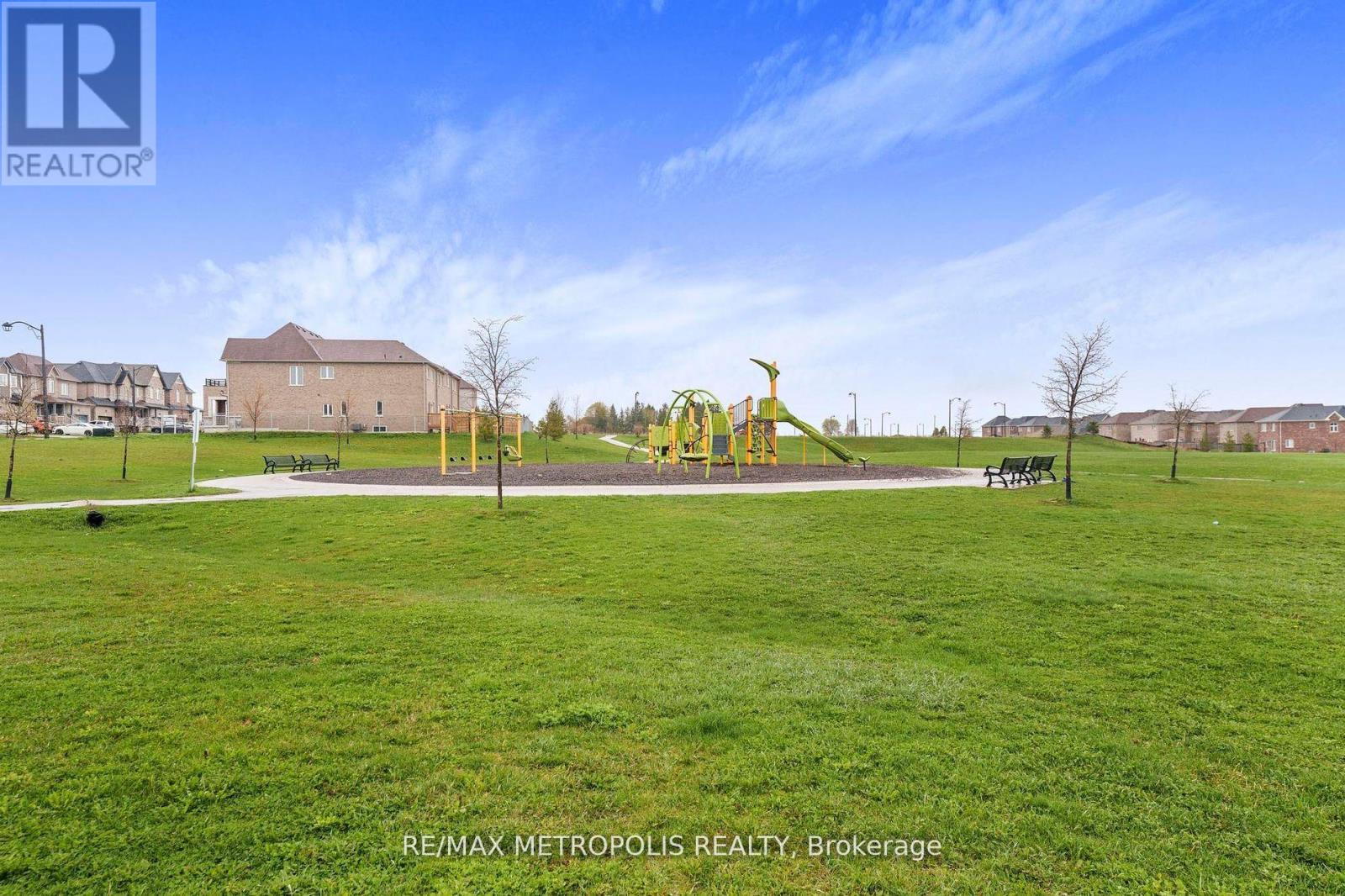 Photo 9 of 1372 Harrington Street, Innisfil ON