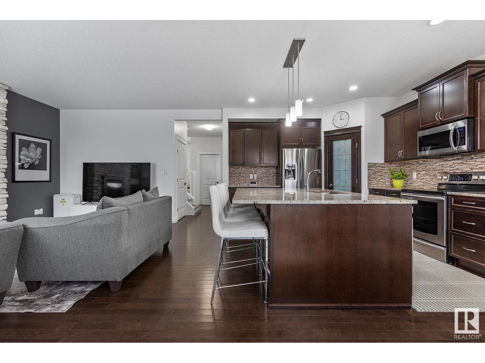 Photo 9 of 16415 138 St Nw, Edmonton AB